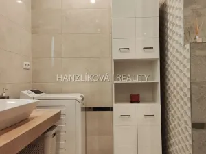 Pronájem bytu 2+1, České Budějovice - České Budějovice 7, Komenského, 75 m2