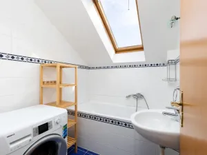 Pronájem bytu 2+kk, Praha - Újezd nad Lesy, Velebného, 57 m2