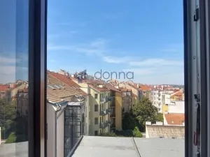 Pronájem bytu 1+kk, Praha, Jeronýmova, 30 m2