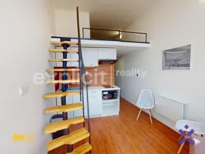 Pronájem bytu 1+kk, Zlín, Devadesátá, 30 m2