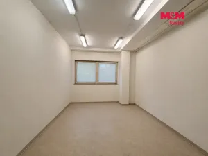 Pronájem kanceláře, Teplice, Libušina, 3000 m2