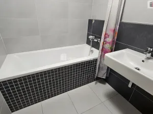 Pronájem bytu 3+kk, Praha - Hloubětín, Slévačská, 78 m2