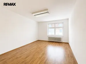 Pronájem kanceláře, Hradec Králové, S. K. Neumanna, 78 m2