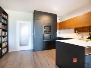 Prodej bytu 2+kk, Praha - Strašnice, Zvěřinova, 75 m2