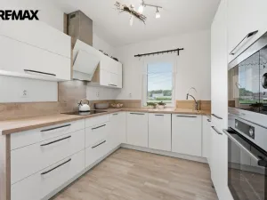 Prodej rodinného domu, Sezemice - Veská, 107 m2