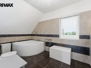 Prodej rodinného domu, Sezemice - Veská, 107 m2