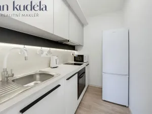 Pronájem bytu 2+kk, Brno, Bzenecká, 39 m2