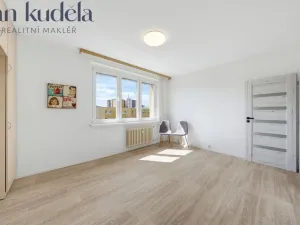 Pronájem bytu 2+kk, Brno, Bzenecká, 39 m2