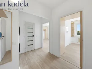 Pronájem bytu 2+kk, Brno, Bzenecká, 39 m2