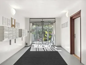 Prodej bytu 3+1, Praha - Modřany, Pirinská, 73 m2