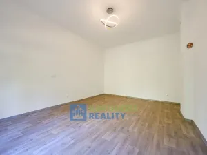 Pronájem bytu 2+1, Stará Paka, Tovární, 60 m2