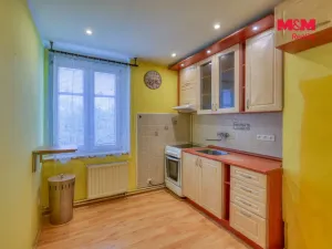 Prodej bytu 2+1, Karlovy Vary - Bohatice, Na Výšině, 45 m2