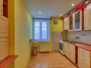 Prodej bytu 2+1, Karlovy Vary - Bohatice, Na Výšině, 45 m2