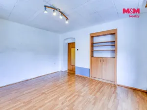 Prodej bytu 2+1, Karlovy Vary - Bohatice, Na Výšině, 45 m2