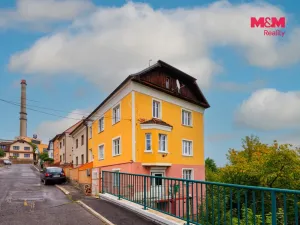 Prodej bytu 2+1, Karlovy Vary - Bohatice, Na Výšině, 45 m2