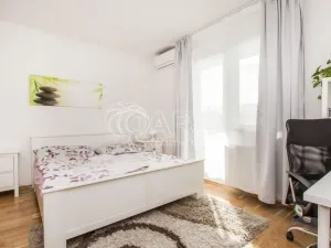 Pronájem bytu 3+kk, Praha - Čakovice, Blachutova, 88 m2