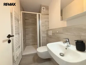 Pronájem bytu 1+1, Hradec Králové, Hradecká, 30 m2