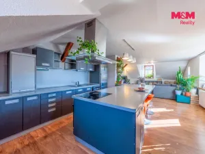 Prodej rodinného domu, Bečov nad Teplou, nám. 5. května, 351 m2