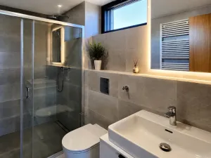Pronájem rodinného domu, Praha, Karáskova, 163 m2