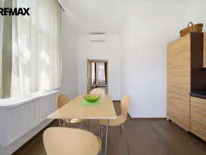 Prodej ubytování, Karlovy Vary, Zámecký vrch, 350 m2