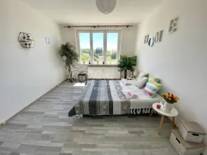 Pronájem bytu 2+1, Dřevohryzy, 55 m2