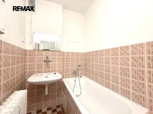 Pronájem bytu 2+1, Praha - Vršovice, Sámova, 70 m2