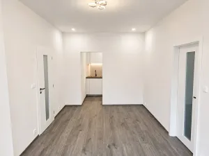 Pronájem bytu 2+kk, Praha - Vysočany, U vysočanského pivovaru, 50 m2