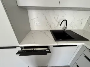 Pronájem bytu 1+kk, Praha - Vysočany, Gerstelova, 36 m2