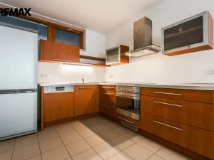 Pronájem bytu 2+kk, Praha - Liboc, U stanice, 69 m2