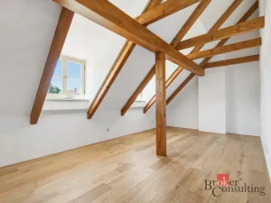 Prodej bytu 2+kk, Jince, Slavíkova, 112 m2
