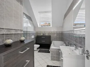 Prodej rodinného domu, Kladno, Ve Strnadovně, 228 m2