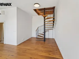 Pronájem bytu 2+kk, Praha - Nové Město, Masarykovo nábřeží, 100 m2