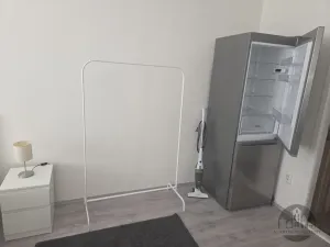 Pronájem bytu 1+kk, Praha - Karlín, Křižíkova, 30 m2