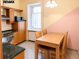 Pronájem bytu 2+1, Karlovy Vary, Foersterova, 57 m2