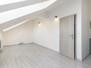 Pronájem bytu 1+kk, Praha - Vršovice, Košická, 30 m2