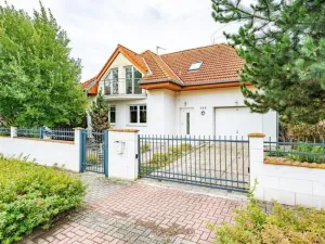 Pronájem rodinného domu, Praha - Březiněves, V pěšinkách, 195 m2
