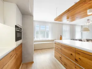 Pronájem bytu 2+kk, Uherské Hradiště, náměstí Míru, 90 m2