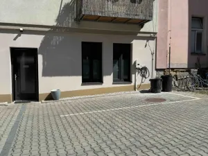 Pronájem garážového stání, Plzeň - Jižní Předměstí, Karlova, 15 m2