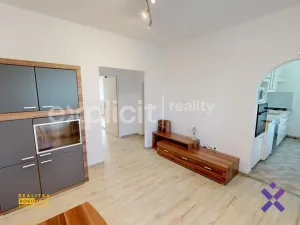 Pronájem bytu 2+1, Zlín - Malenovice, Husova, 48 m2