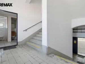 Pronájem výrobních prostor, Aš, Mánesova, 2350 m2