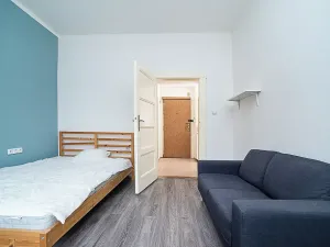 Pronájem bytu 2+1, Praha, Jičínská, 38 m2