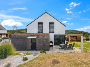 Prodej rodinného domu, Kamenice - Ládví, Lužní, 131 m2