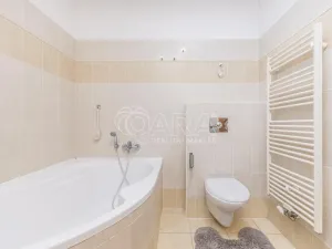 Prodej bytu 4+kk, Slaný, Kybalova, 117 m2