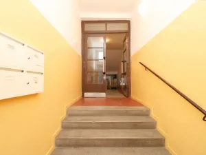 Pronájem bytu 1+1, Praha - Kobylisy, Davídkova, 45 m2
