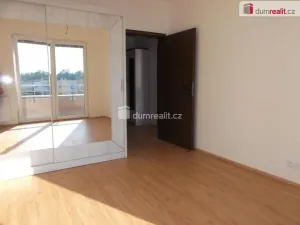 Pronájem bytu 2+kk, Praha, Hlučkova, 63 m2
