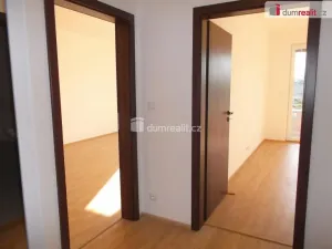 Pronájem bytu 2+kk, Praha, Hlučkova, 63 m2