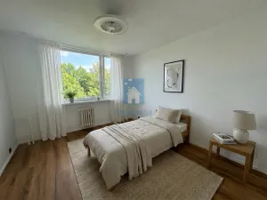 Pronájem bytu 3+kk, Praha, Španielova, 60 m2