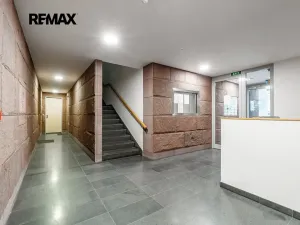 Pronájem kanceláře, Praha - Smíchov, Kováků, 103 m2