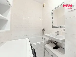 Prodej bytu 3+1, Chodov, Říjnová, 54 m2