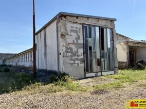 Pronájem skladu, Chvalovice, 330 m2